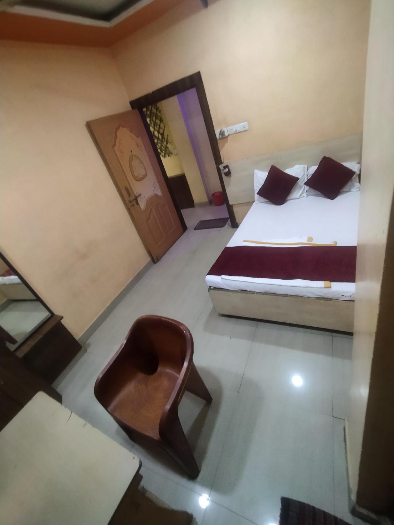 Hotel Thakur Ji Bhopal Ngoại thất bức ảnh